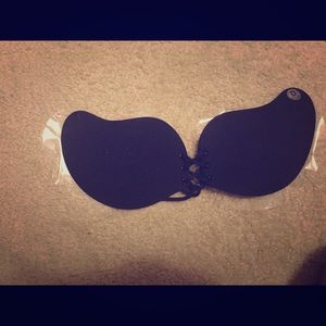 Pull Me Close Invisible Bra - Black